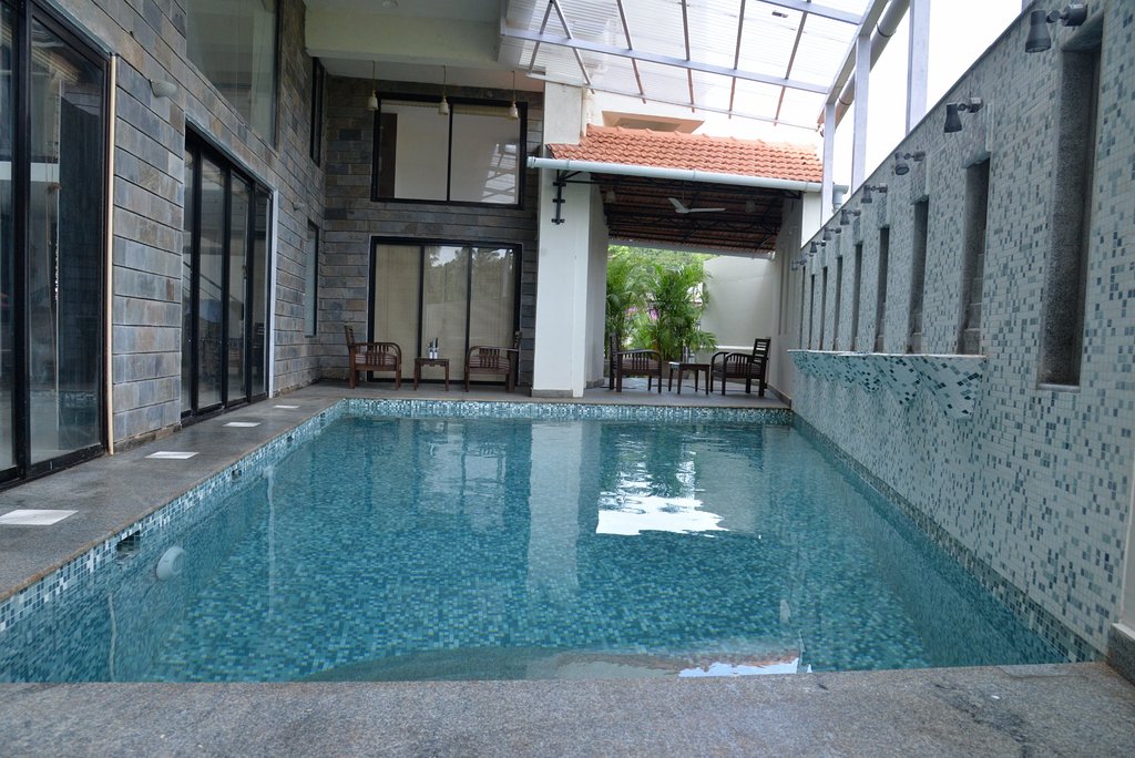 https://aliyaboutiqueresort.com/wp-content/uploads/2020/12/Aliya-resort-delux-5-2.jpg